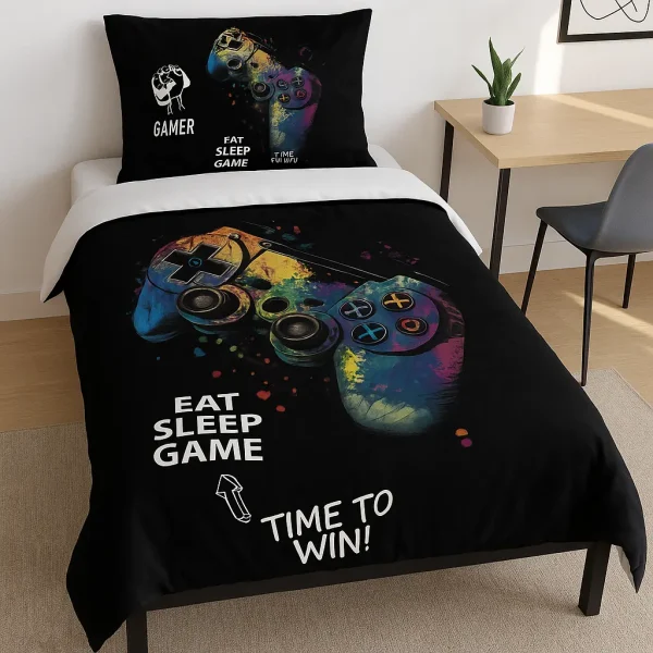 روتختی نوجوان با طرح دسته بازی گیمینگ و نوشته Eat Sleep Game روی پس‌زمینه مشکی در یک اتاق خواب مدرن
