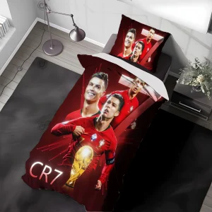 روتختی تک نفره پسرانه با طرح‌های حماسی از کریستیANO رونالدو با پیراهن قرمز و جام قهرمانی.