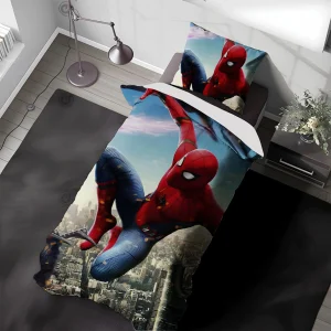 روتختی تک نفره پسرانه با طرح سه بعدی مرد عنکبوتی (اسپایدرمن) در حال تاب خوردن بر فراز شهر.